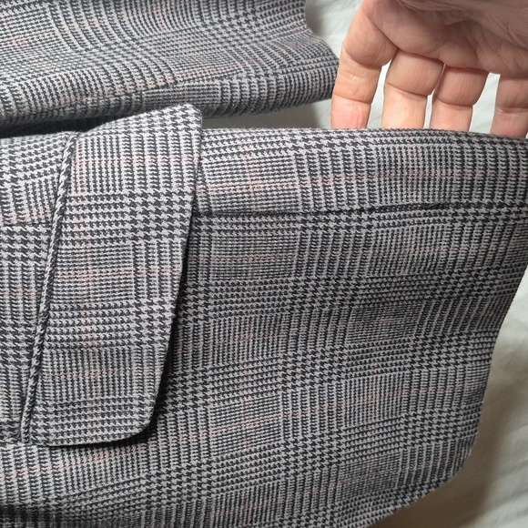 Madison Men's Gray Plaid Blazer Gorgeous! - Picture 7 of 16